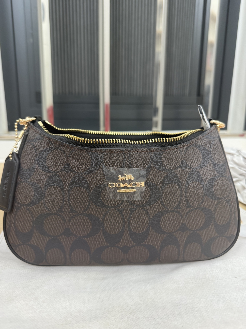 Coach Signature Brown Canvas Shoulder Bag with Gold Hardware - Picture 3 of 13